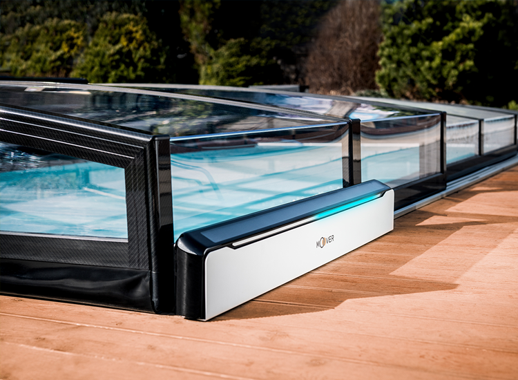 A beautiful pool enclosure with Moover function in France